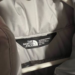 Women’s NorthFace Vest XL in Silver